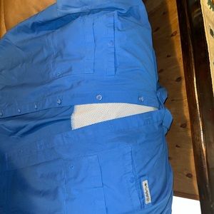 Mens Columbia fishing shirt. Size XL